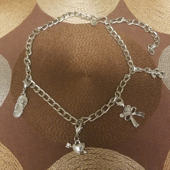 Other - 🐏HP🐏Beautiful silver Charm NECKLACE w/4 charms